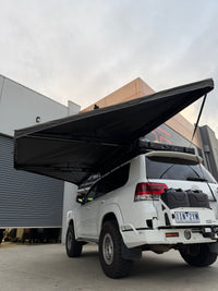 Elevation Package Basic (V4 + 180 Freestanding Awning) 3